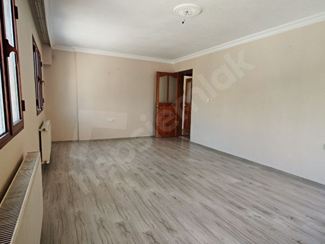 BORNOVA KARACAOĞLAN MAHALLESİNDE 3+1 KİRALIK DOĞALGAZLI DAİRE - Görsel 7
