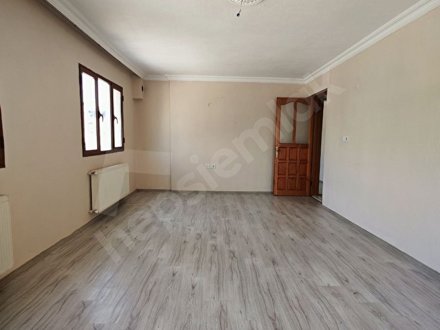 BORNOVA KARACAOĞLAN MAHALLESİNDE 3+1 KİRALIK DOĞALGAZLI DAİRE - Görsel 2