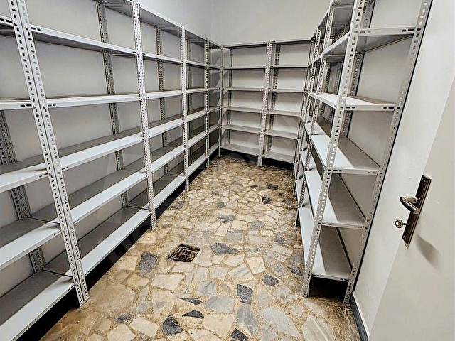 DÜZ GİRİŞ ARAÇ KÜÇÜK ARAÇ YANAŞABİLEN DEPO DÜKKAN - Görsel 18