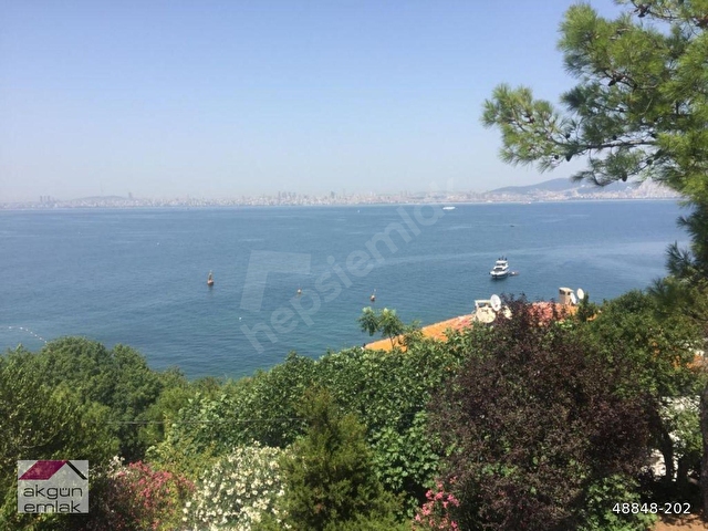 BURGAZADA DA BAHÇELİ DENİZ MANZARALI SATILIK TRİPLEKS KÖŞK - Görsel 2