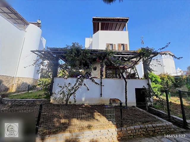 Satılık Bodrum Yahşi Denize 300 m Site içi Manzaralı Tripleks Villa