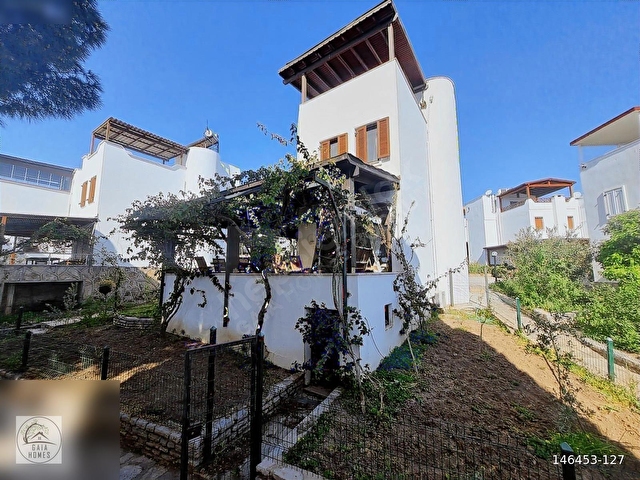 Satılık Bodrum Yahşi Denize 300 m Site içi Manzaralı Tripleks Villa - Görsel 2