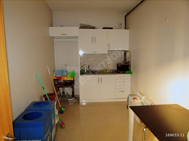 cadde üzerinde düzayak depolu 300m2 dükkan 15.750.000tl - Görsel 18