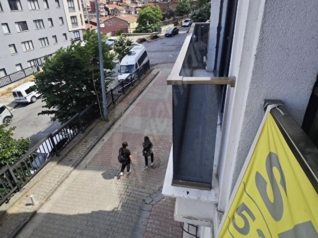 HÜRRİYET MAHALLESİNİN EN PRESTİJLİ BİNASINDA ŞEHİR MANZARALI 2+1 - Görsel 6