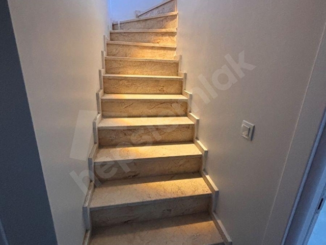SULTANBEYLİ TAPU MASRAFSIZ SATILIK GENİŞ 4+1 TERS DUBLEKS DAİRE - Görsel 2