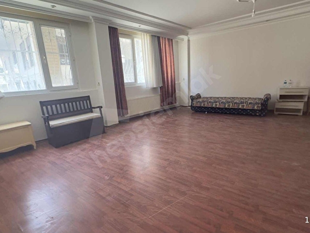 YEŞİLKÖY KAPİTAL GAYRİMENKUL,DEN YEŞİLKÖYDE 3+1 130 MK BAHÇE K.
