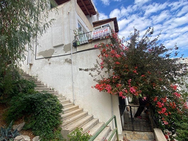 Bodrum bağla Bank ev sitesinde köşe alt dubleks