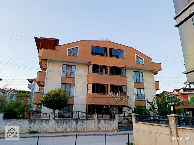ÖZGÜR EMLAKTAN AİLE APARTMANINDA KİRALIK 5+2 YA DA 6+1 DAİRE.