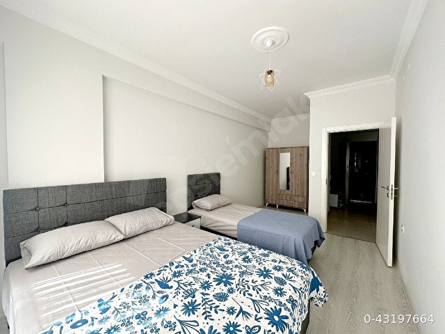 Ayvalık Sarımsaklıda denize sıfır yeni binada full eşyalı daire - Görsel 14
