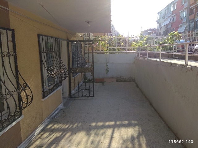 Izmir Hatay Askeri Hastane Karsisi Bahceli Kiralik Daire 118662 140 Hurriyet Emlak