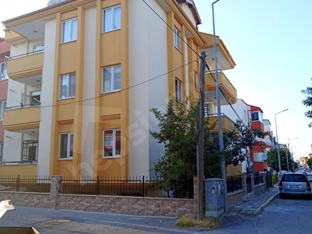 BALIKESİR ALTIEYLÜL KASAPLAR MAHALLESİNDE 3+1 135M2 KİRALIK DAİRE - Görsel 2