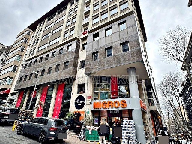 Nisantasi Satılık Teraslı Modern Dekorlu Otoparklı Daire - Görsel 12