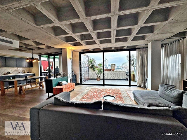 Nisantasi Satılık Teraslı Modern Dekorlu Otoparklı Daire