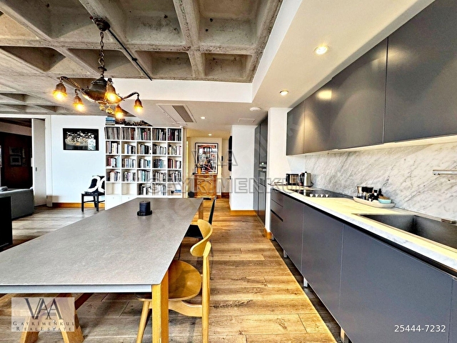 Nisantasi Satılık Teraslı Modern Dekorlu Otoparklı Daire - Görsel 3
