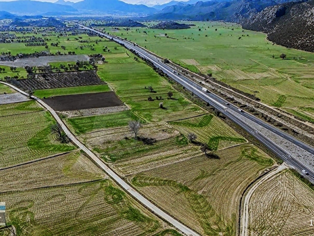 BURDURANTALYA KARAYOLUNA CEPHE 8.567 M² RESMİ YOLU OLAN TARLA - Görsel 6