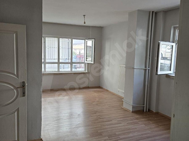GÖRALDAN  2+1  DİKMEN CADDESİ  VE ÇETİN EMEÇ YAKINI ARAKAT - Görsel 2