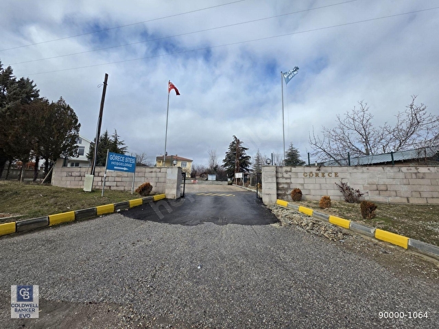 GÖLBAŞI GÖRECE SİT. İÇERİSİNDE SATILIK 700M2 KÖŞE PARSEL - Görsel 2