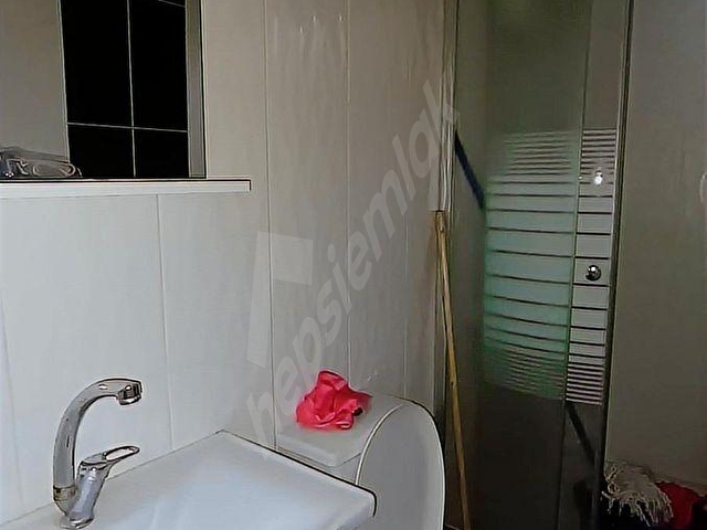 Namık Kemal Mahallesinde kiralık eşyalı otoparklı 1+1 daire !! - Görsel 8