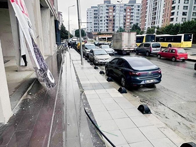 ZECORNER PREMİUMDAN BAĞCILAR METRO CIKIŞI 15 METRE CEPHE DÜKKAN - Görsel 11