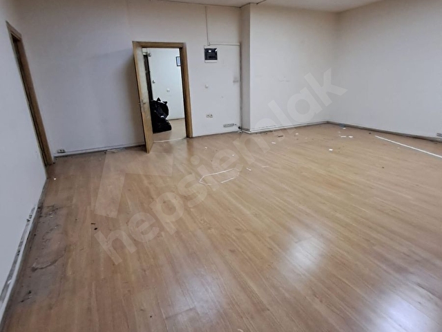 Merkezi Konumda Kiralık Ofis - Görsel 9