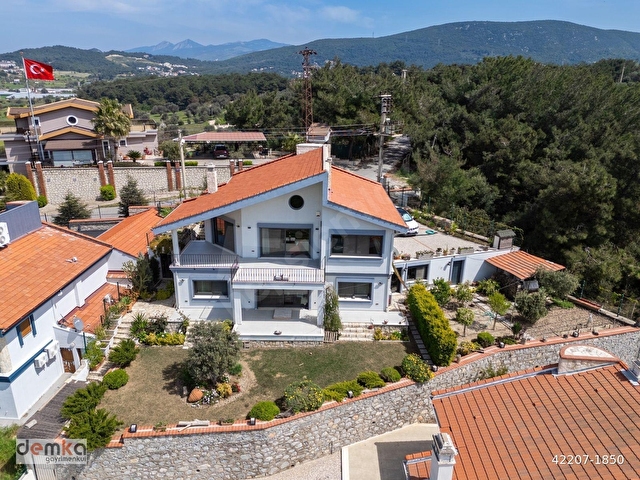 Kekliktepe Yelaltı Site içinde Şerefiyesi yüksek Satılık Villa - Görsel 3