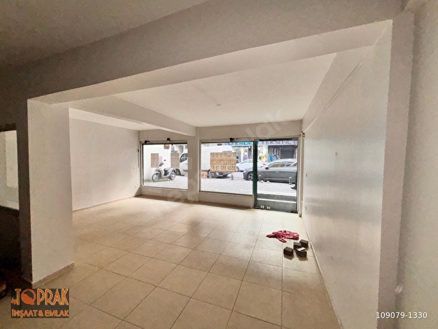 byTOPRAKTAN TELSİZDE KUMAŞÇILARIN İÇİNDE DEPOLU 150m2 KİRALIK DÜKKAN - Görsel 11