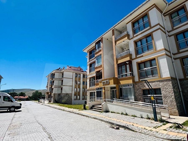 LADİK MAHALLESİNDE TOKİ KONUTLARINDA HİÇ OTURULMAMIŞ EŞYALI 2+1 DAİRE - Görsel 2