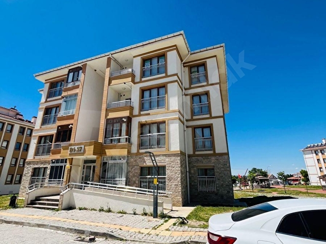 LADİK MAHALLESİNDE TOKİ KONUTLARINDA HİÇ OTURULMAMIŞ EŞYALI 2+1 DAİRE
