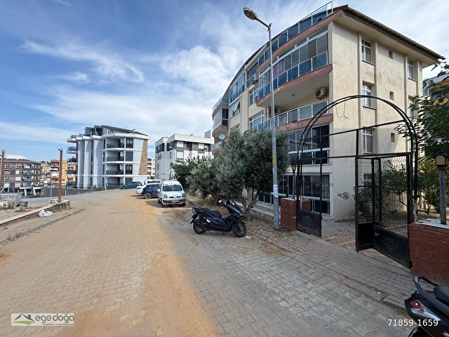 KUŞADASINDA MERKEZE YAKIN DENİZ MANZARALI 3+1 YOLA CEPHELİ DAİRE - Görsel 3