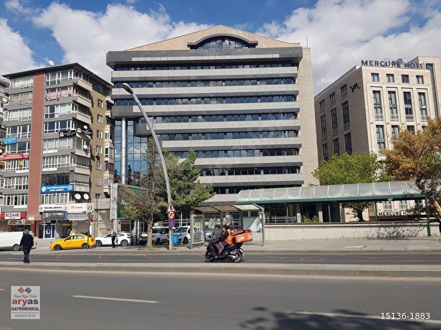 MALTEPEDE GMK BULVARINDA METRO ÖNÜNDE 1+0 70 m2 KİRALIK OFİS