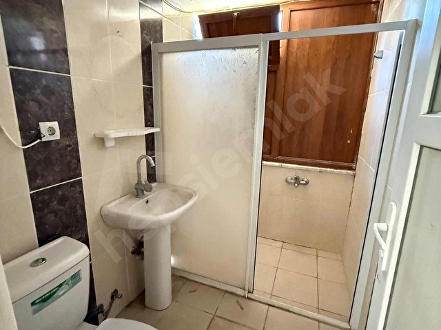 GÜVENEVLER MERKEZİ KONUMDA KİRALIK 2+1 DAİRE - Görsel 4