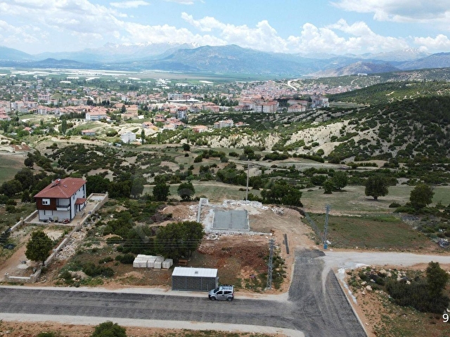 ALİ TOSUNDAN EN KIYMETLİ BÖLGEDE PARK MANZARALI 336M² ARSA - Görsel 28