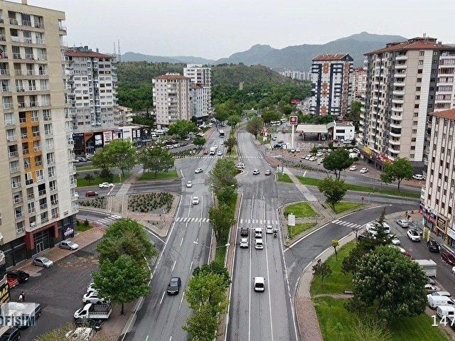 İŞLEK CADDE ÜZERİ HER TÜRLÜ İŞ KOLUNA MÜSAİT KİRALIK DÜKKAN