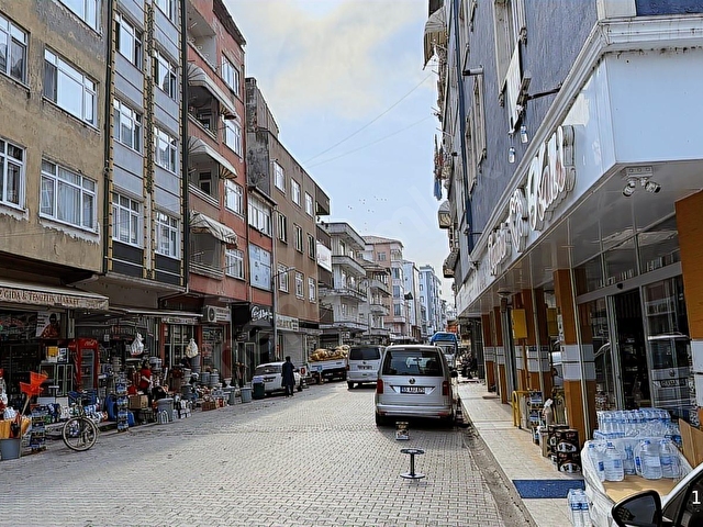 ÇARŞAMBA NIN TİCARET MERKEZİNDE BAKIMLI 4 KATLI 2 DÜKKANLI BİNA - Görsel 8