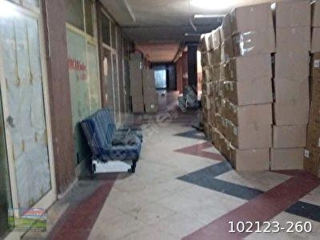 İzmir    Brnova       egemenlik   işikkente     S ati,lik       dükkan