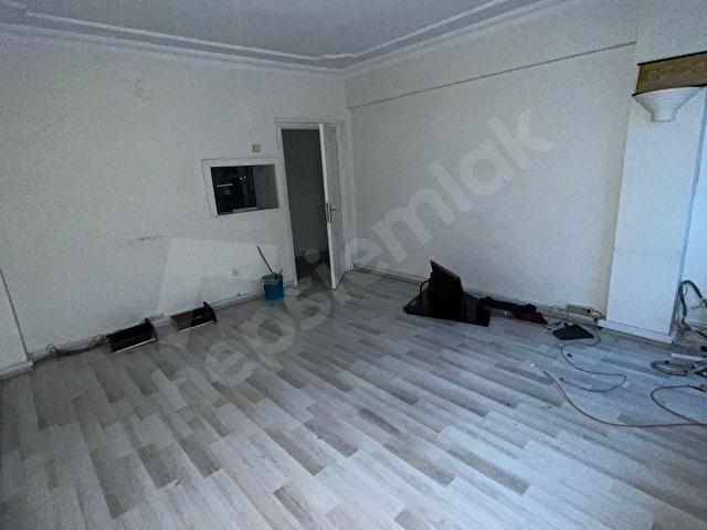 BAĞCILAR DAĞYOLU CADDE ÜSTÜ 240m2 KİRALIK OFİS - Görsel 21