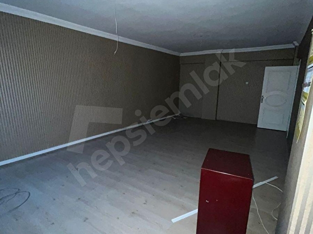 BAĞCILAR DAĞYOLU CADDE ÜSTÜ 240m2 KİRALIK OFİS - Görsel 11