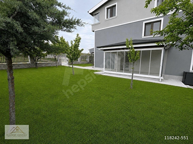 GÖLBAŞI HACILARIN EN PRESTİJLİ SİTESİNDE SATILIK 4+1 VİLLA