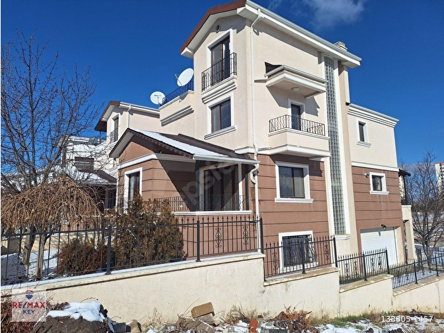 BEYTEPE PARKI KARŞISI KÖŞE VİLLA