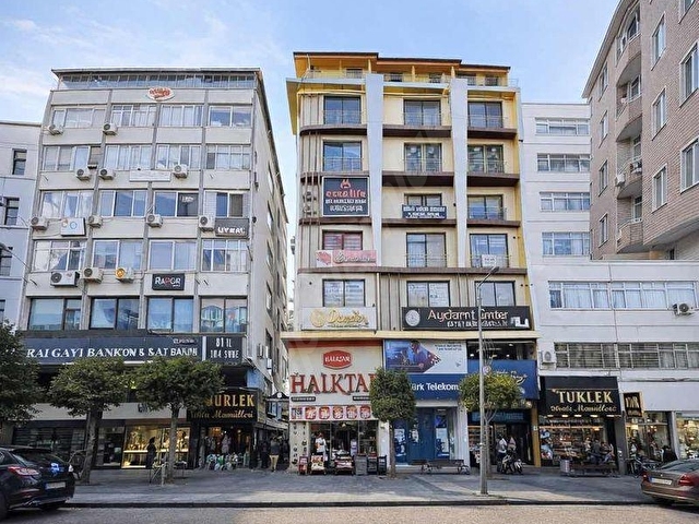 ÇARŞI MERKEZDE 3+1 SATILIK OFİS