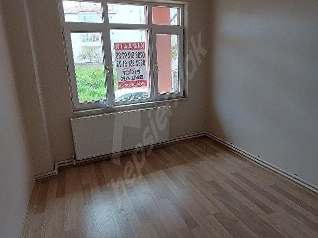 EKİCİ EMLAKTAN GAZİKEMAL MAHALLESİNDE KİRALIK DAİRE 3+1KOMBİLİ MANTOLAMALI YÜKSEK GİRİŞ KATI - Görsel 6
