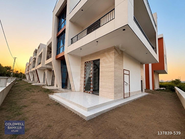 KOCAELİ BAŞİSKELE YENİKÖYDE SİTE İÇERİSİNDE SATILIK VİLLA - Görsel 24