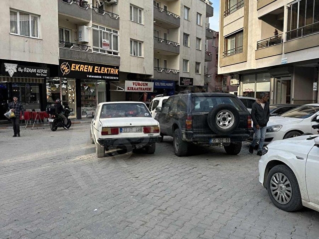 SEFERİHİSAR KALBİNDE ÇARŞI MERKEZİNDE 2+1 SATILIK DAİRE - Görsel 2