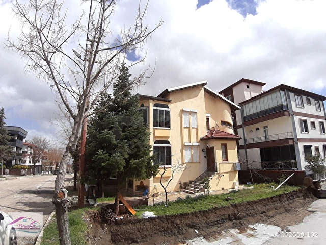 HIZIRBEYDE 3 KATLI SATILIK VİLLA - Görsel 3