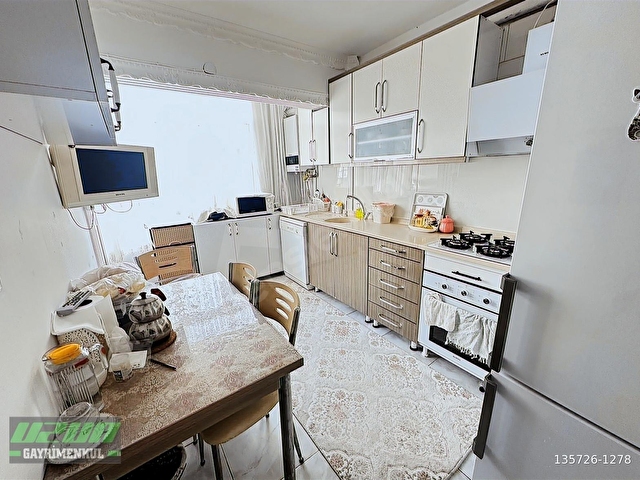 YUNUS EMRE CADDESİ YAKINI ORTA KAT BAĞIMSIZ 3+1 125M2 DAİRE..! - Görsel 4