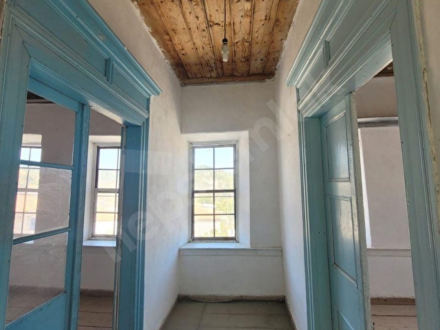 Karaburun Mordoğanda Deniz ve Doğa Manzaralı Rum Evi + Arsa - Görsel 4
