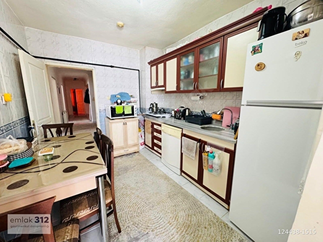 EMLAK 312DEN KUTLU MAH. CUMA PAZARI YAKINI 125m² ARA KAT 3+1