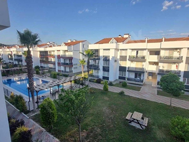 DALAMANDA HAVUZLU SİTE İÇERSİNDE EŞYALI KİRALIK 1+1 DAİRE - Görsel 3