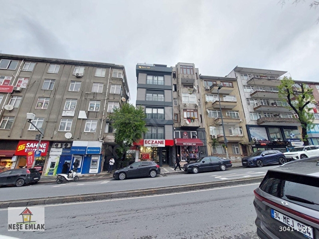 NEŞE EMLAKTAN..CUMHURİYET CADDESİ ÜZERİNDE FISTIKAĞACI IŞIKLAR