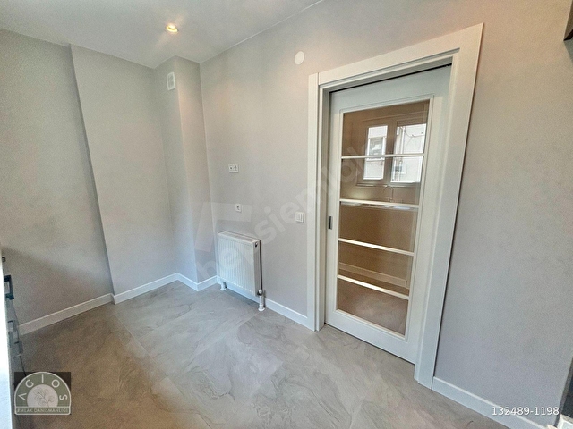 AGİOSTAN BAĞDATA ÇOK YAKIN 140M2 3+1 BALKONLU EBEVEYNLİ BOŞ - Görsel 12